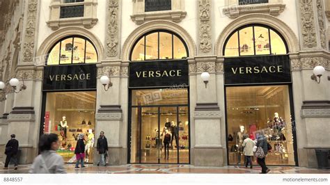 negozio versace milano|versace boutique milan.